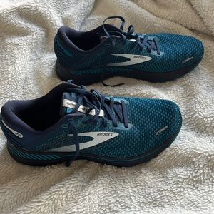 Mens brooks running shoes